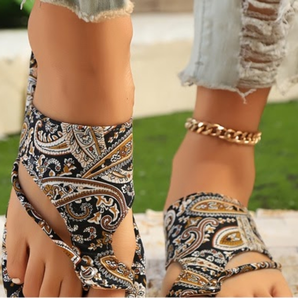 Ladies' Brn & Black Paisley print Boho slip-in, flat sandals with toe l…